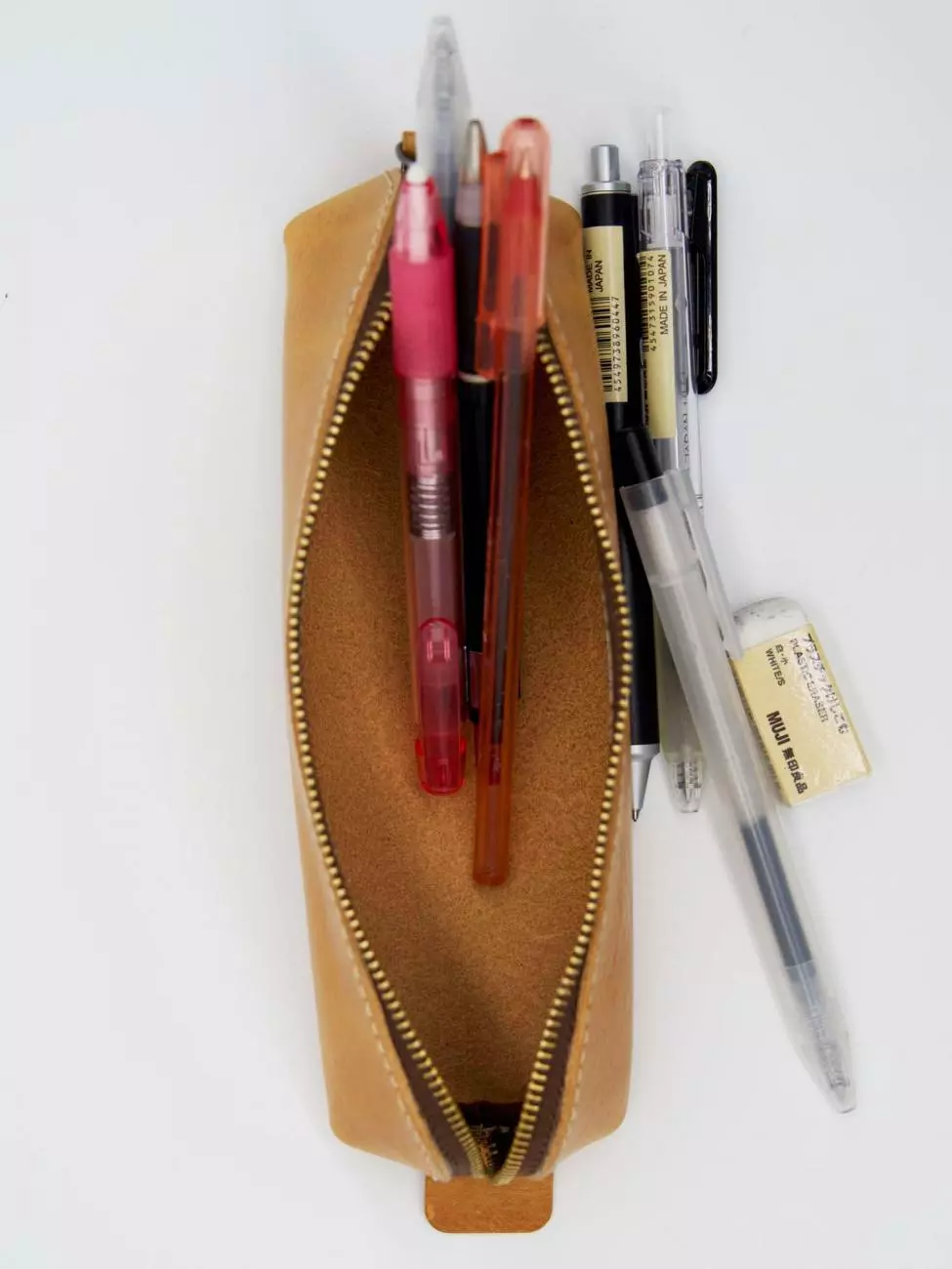 8 - Pencil case for pens